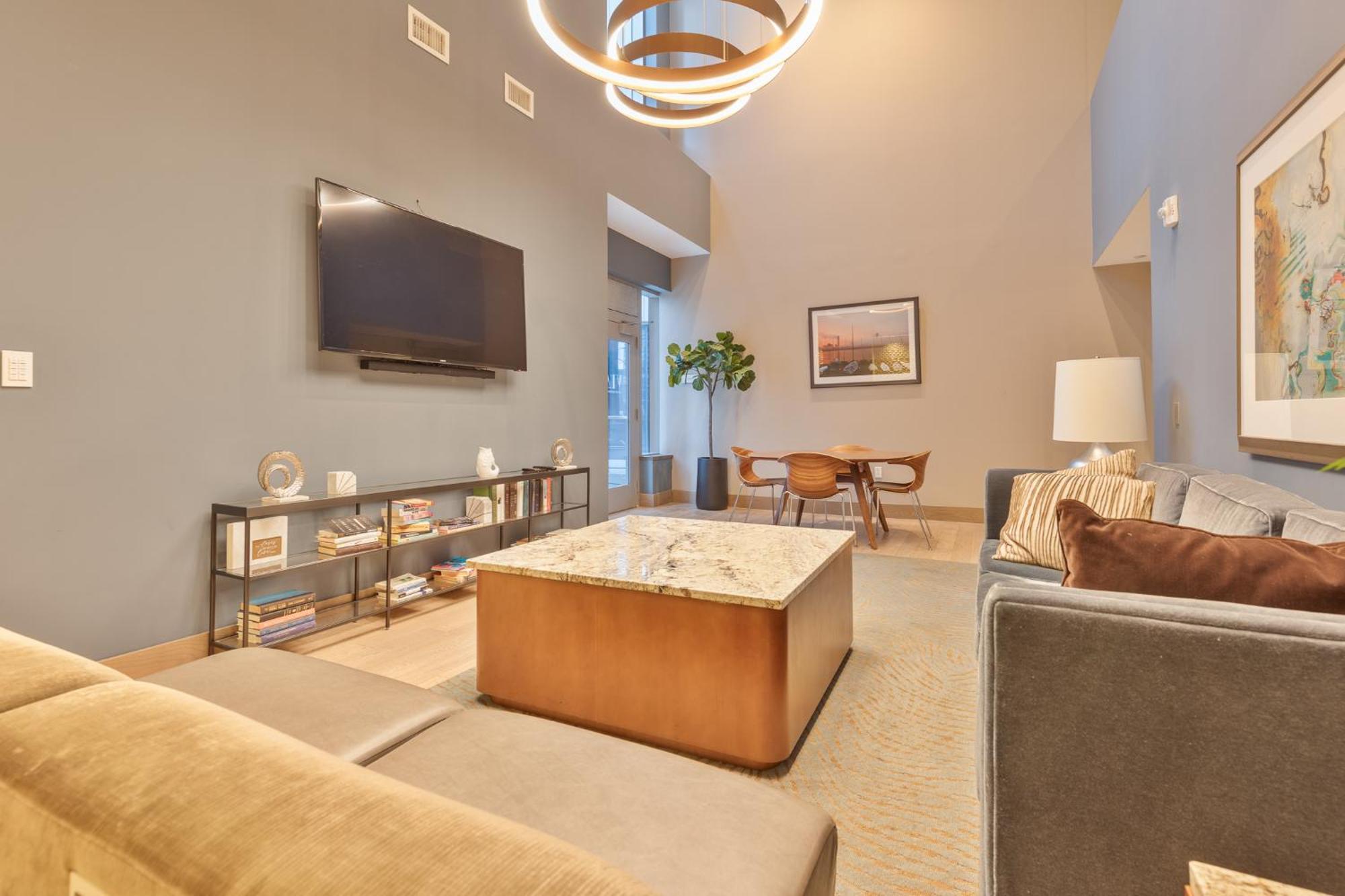 Luxury In Seaport